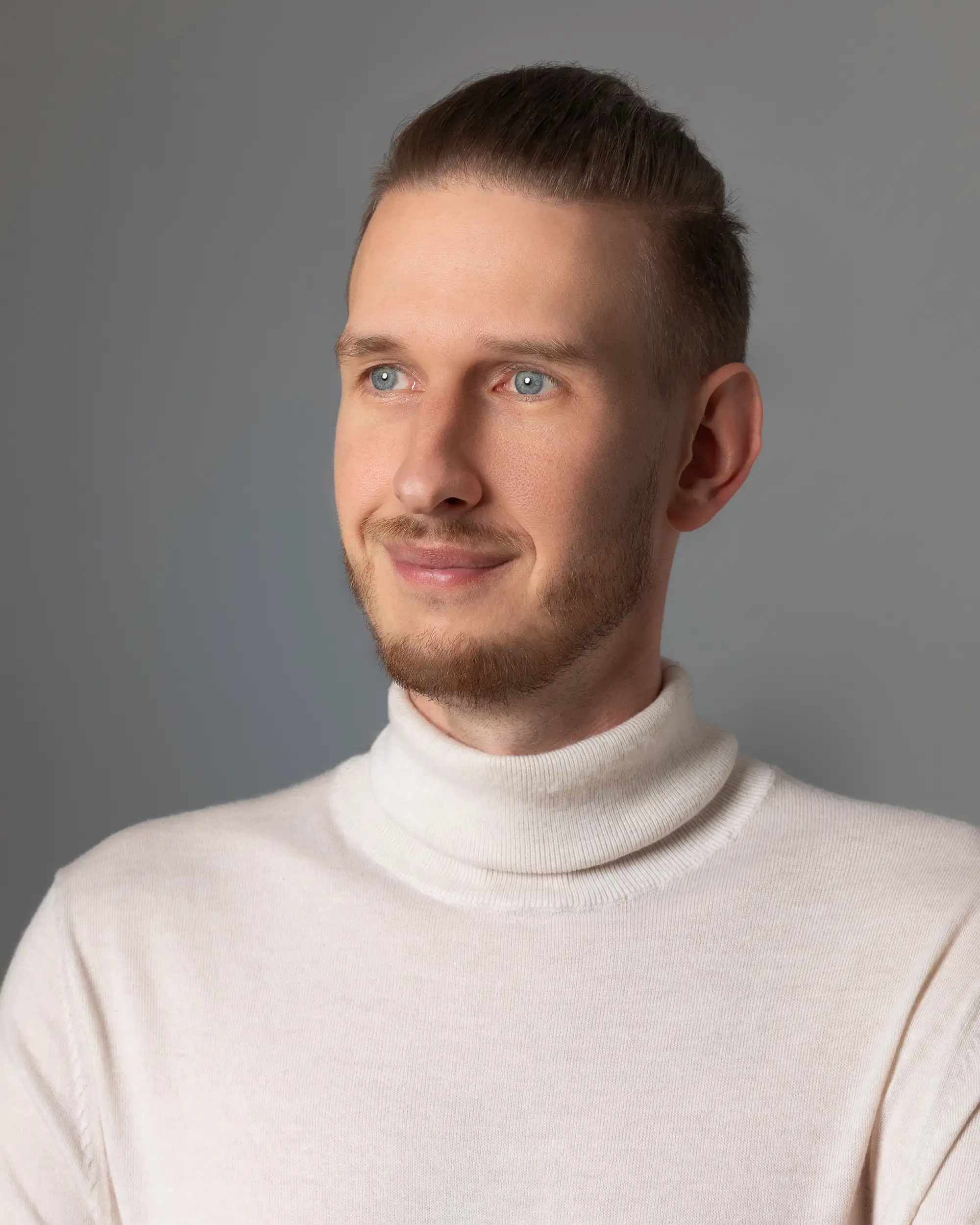 Porträt von Ondrej Hromadko, einem Fotografen für Architektur, Hotels und Innenräume.
